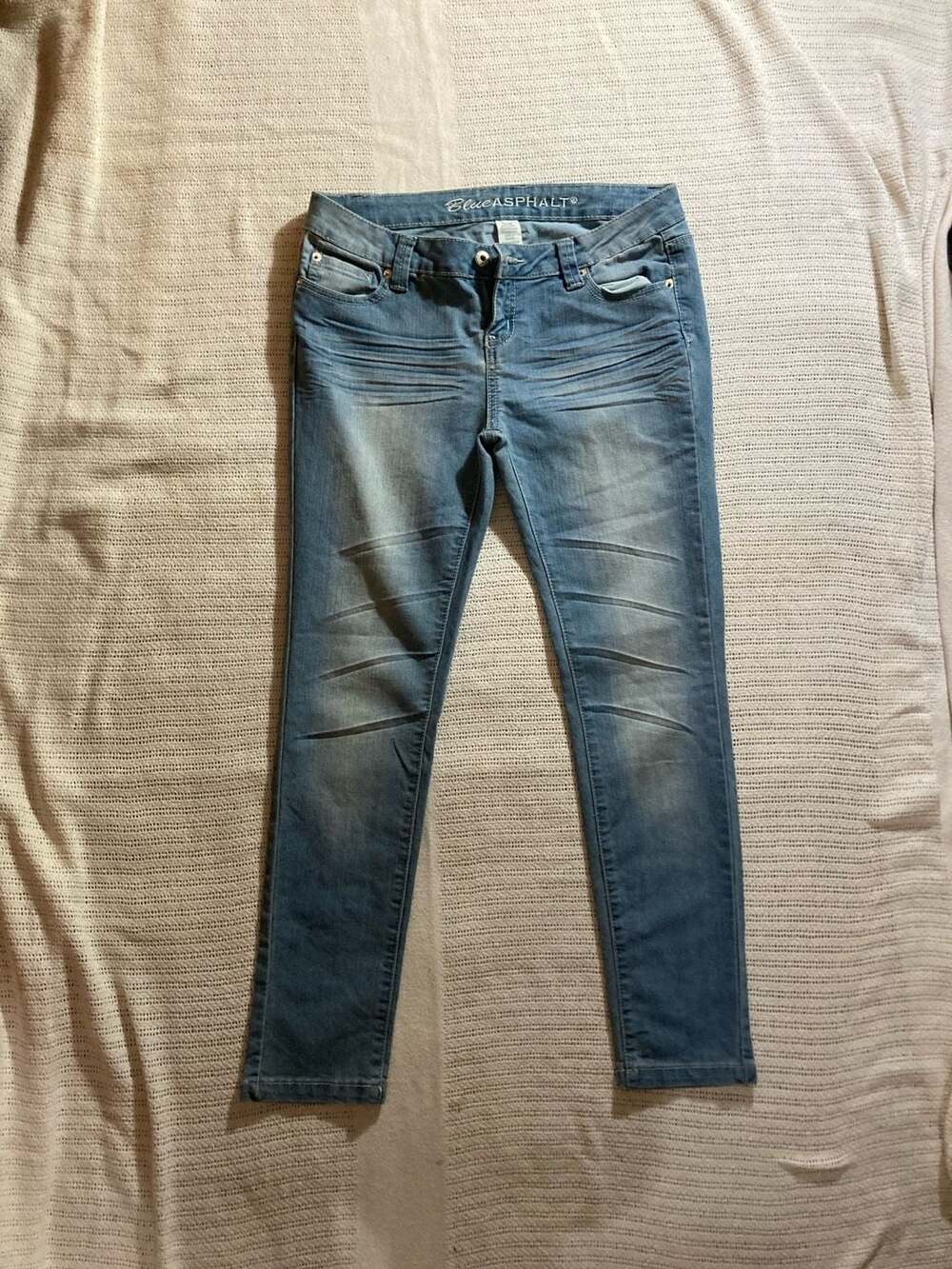 Blue Asphalt Women's Skinny Jeans Light Wash Distressed Size 9 Short
